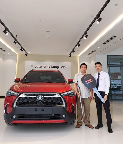Toyota Lạng Sơn bàn giao xe Corolla Cross cho KH Nguyễn Đăng Văn