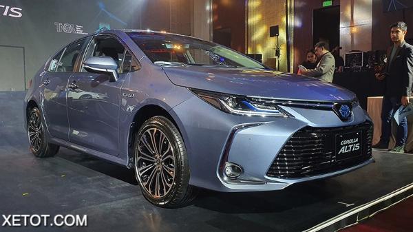 Đánh giá xe Toyota Corolla Altis 2022