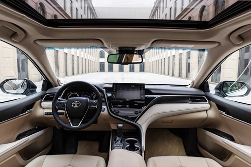 Toyota Việt Nam chính thức giới thiệu Toyota Camry hoàn toàn mới